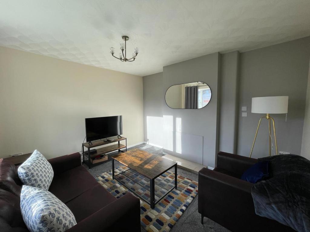 Stunning 3 Bedrooms House With Garden And Free Parking Barnsley Exterior photo